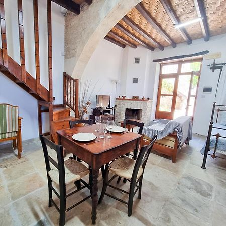 Athena'S Pool Oasis Apartment Skarinou ภายนอก รูปภาพ