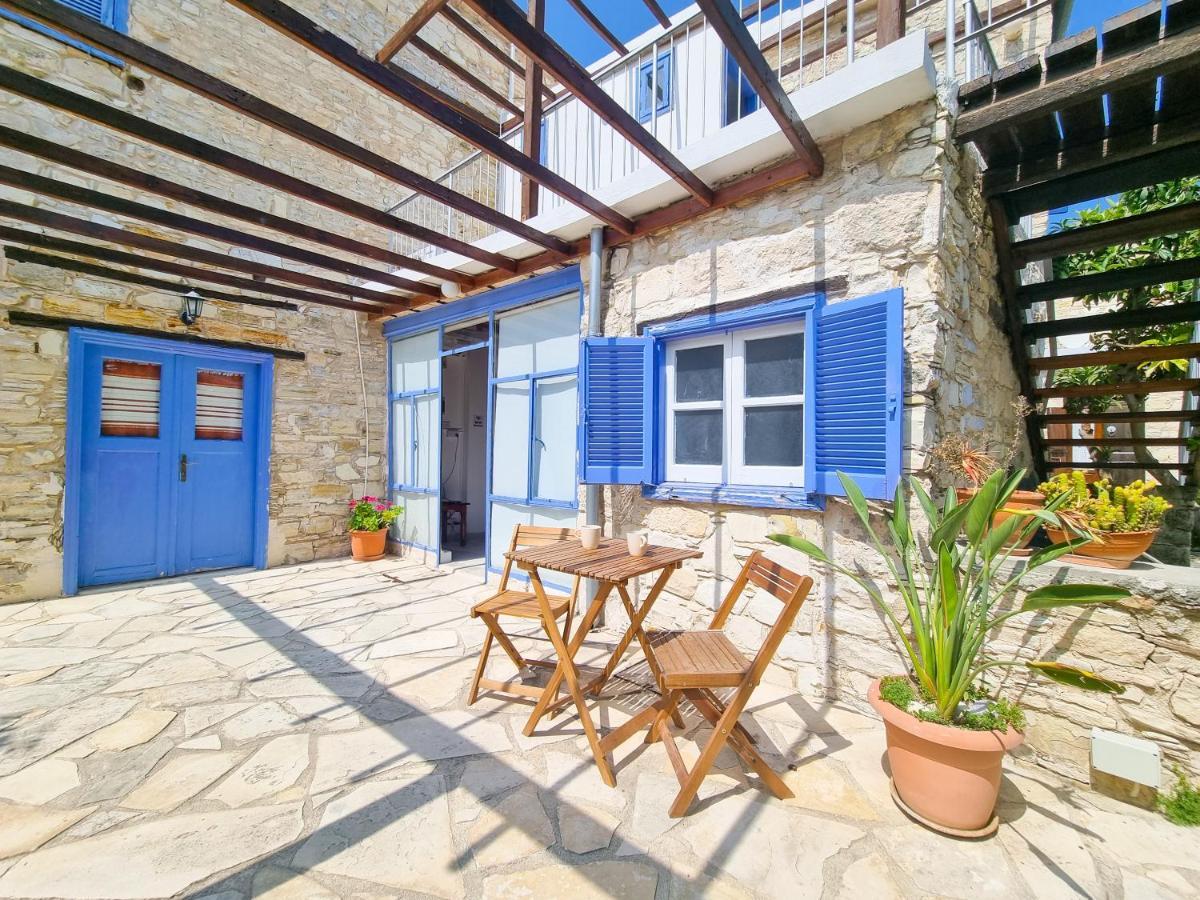 Athena'S Pool Oasis Apartment Skarinou ภายนอก รูปภาพ