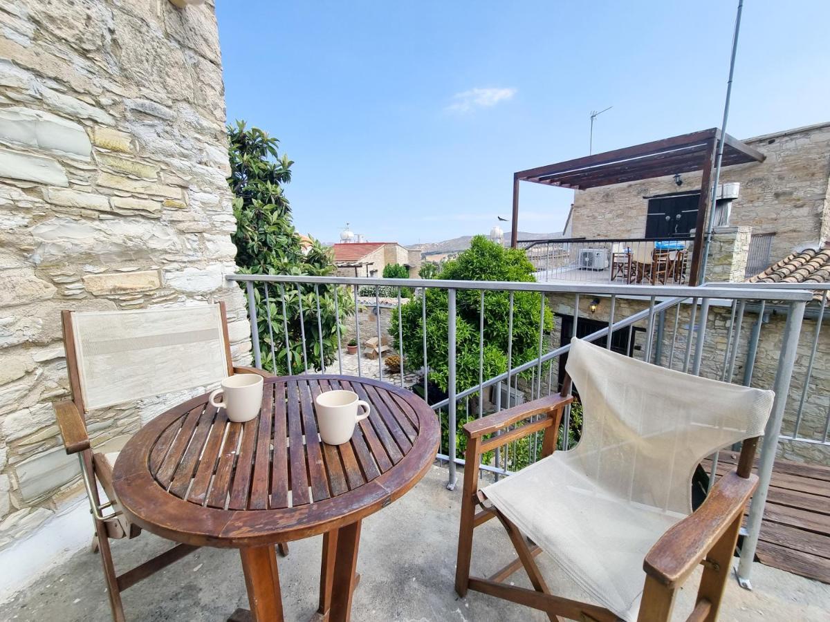 Athena'S Pool Oasis Apartment Skarinou ภายนอก รูปภาพ